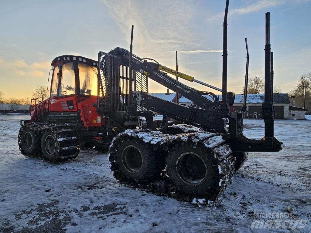Komatsu 835 Forvarderi