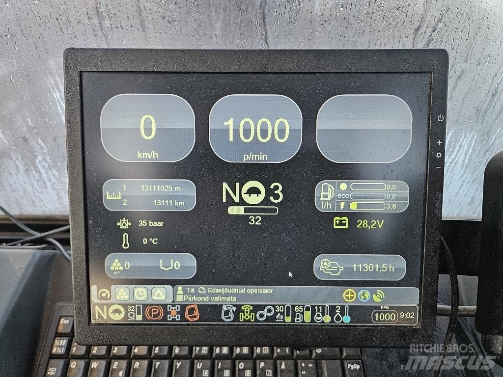 Komatsu 835 Forvarderi