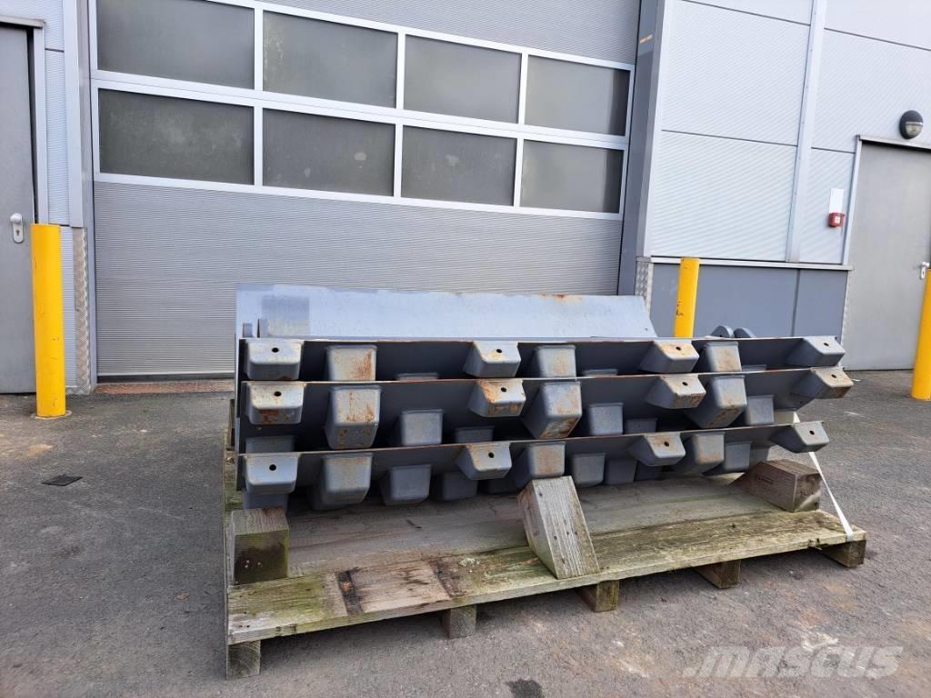 Hamm HC 130i Gusjenice