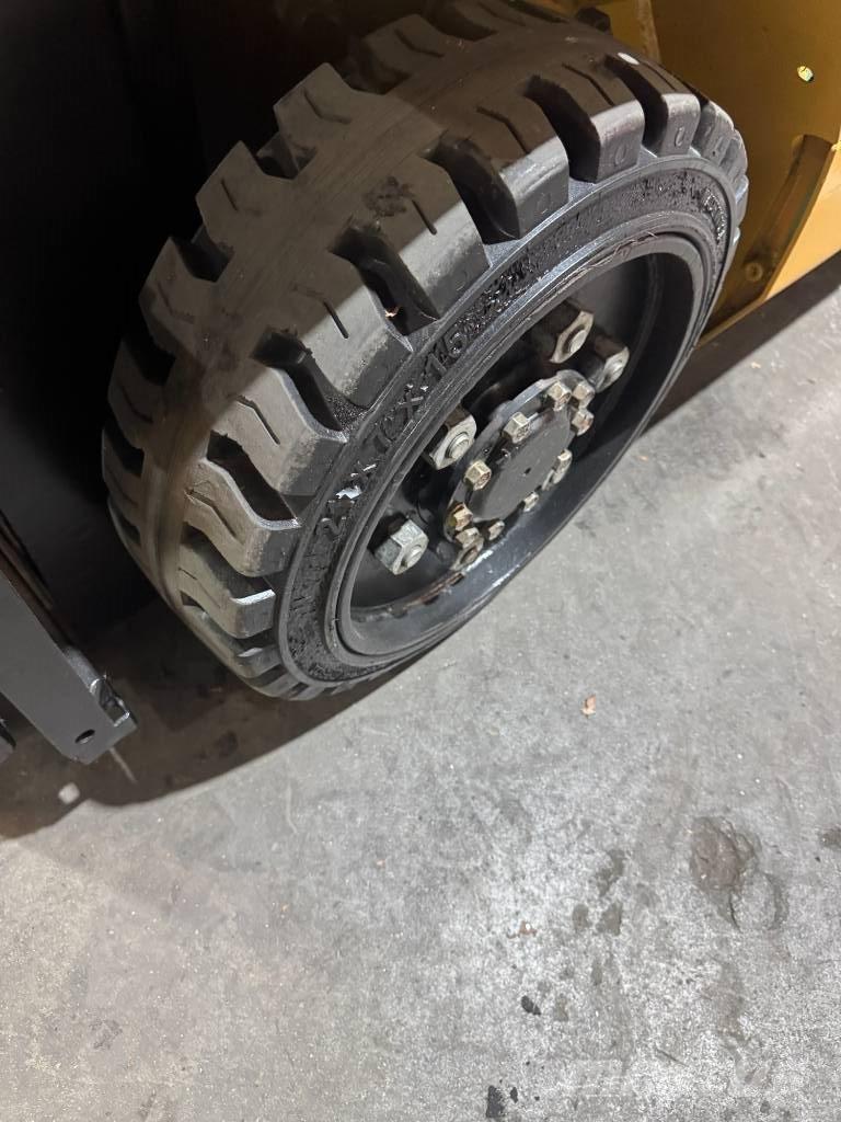 CAT FGC25N Viličari - ostalo