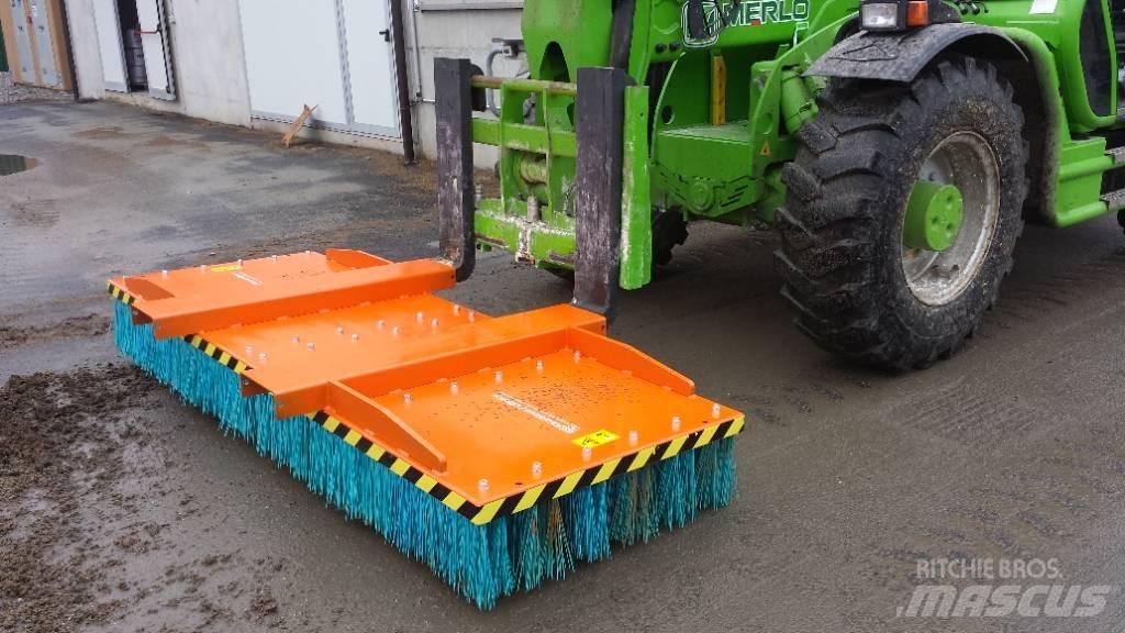 M3 Broom Sweeper SI Strojevi za metenje