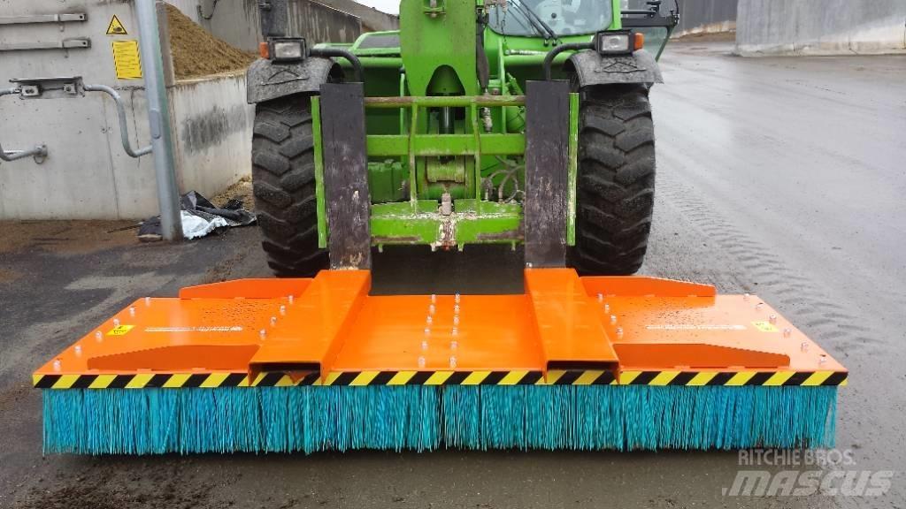 M3 Broom Sweeper SI Strojevi za metenje