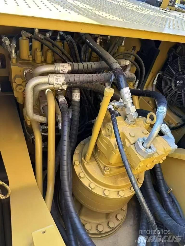 CAT 330 D2 L Bageri gusjeničari