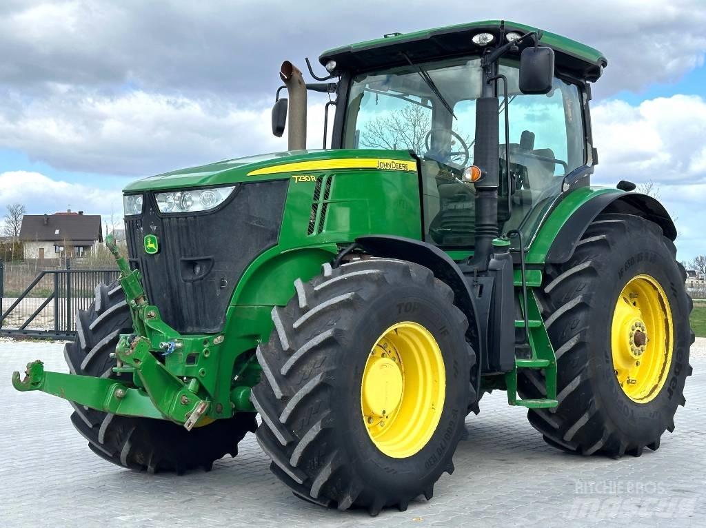 John Deere 7230 R Traktori