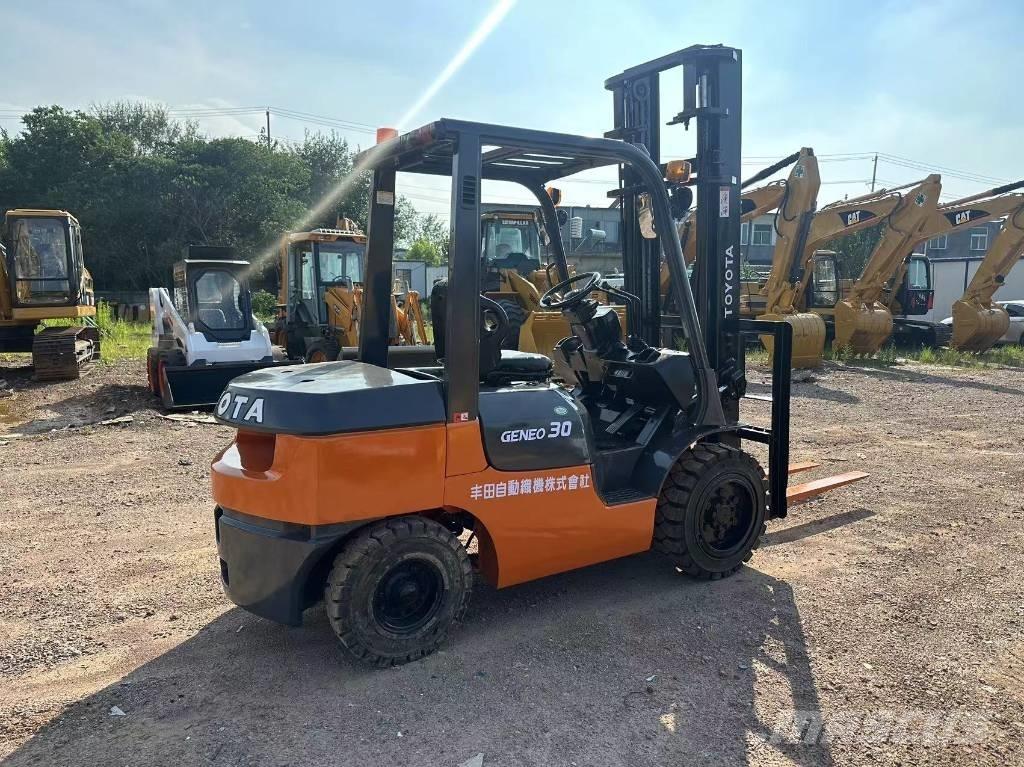 Toyota 30 forklift Dizelski viličari