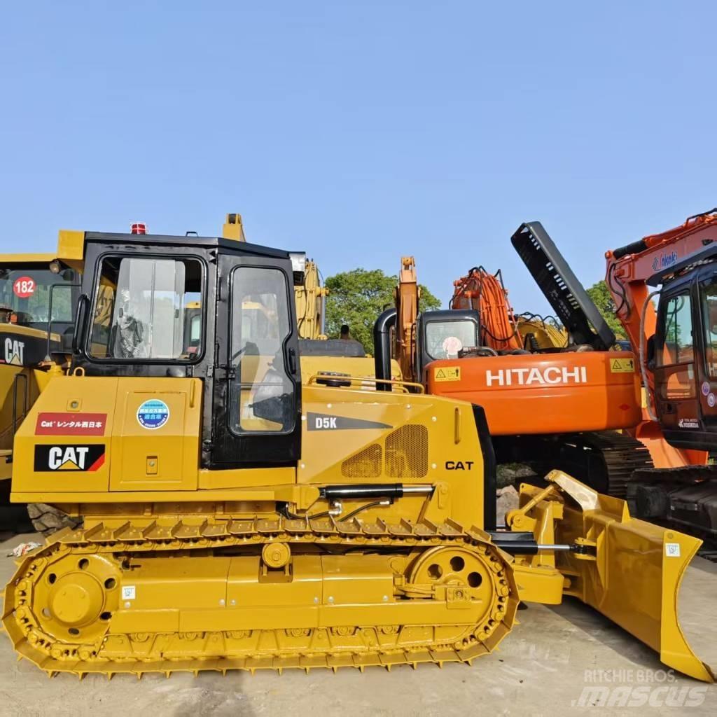 CAT D 5 K Buldožeri gusjeničari