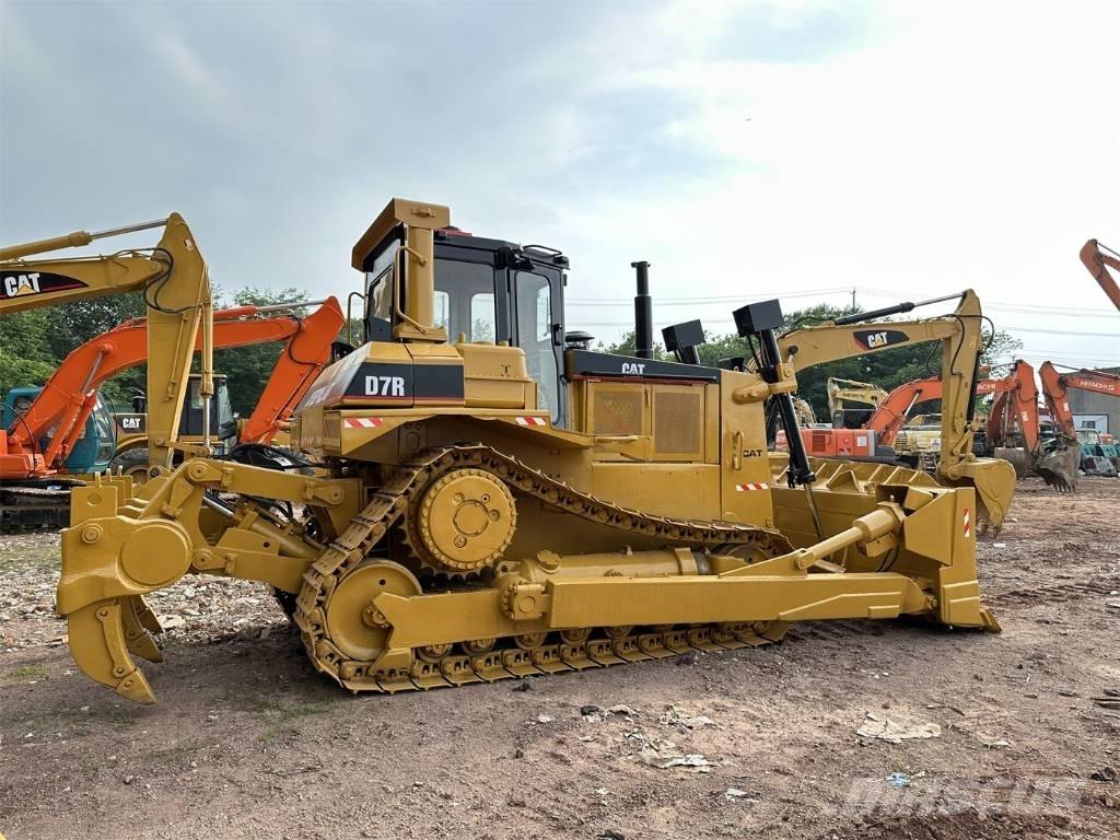 CAT D7R Buldožeri gusjeničari