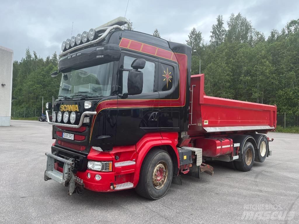 Scania R580 Rol kiper kamioni s kukama za dizanje