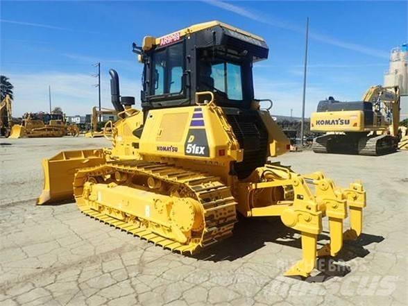 Komatsu D51EXi-24 Buldožeri gusjeničari