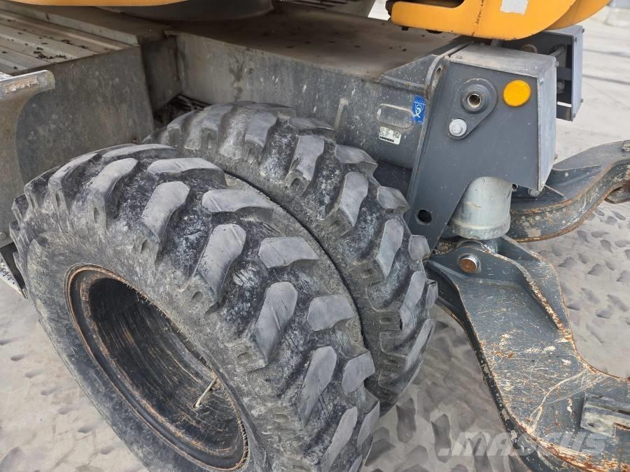 Liebherr 912 COMPACT Bageri na kotačima