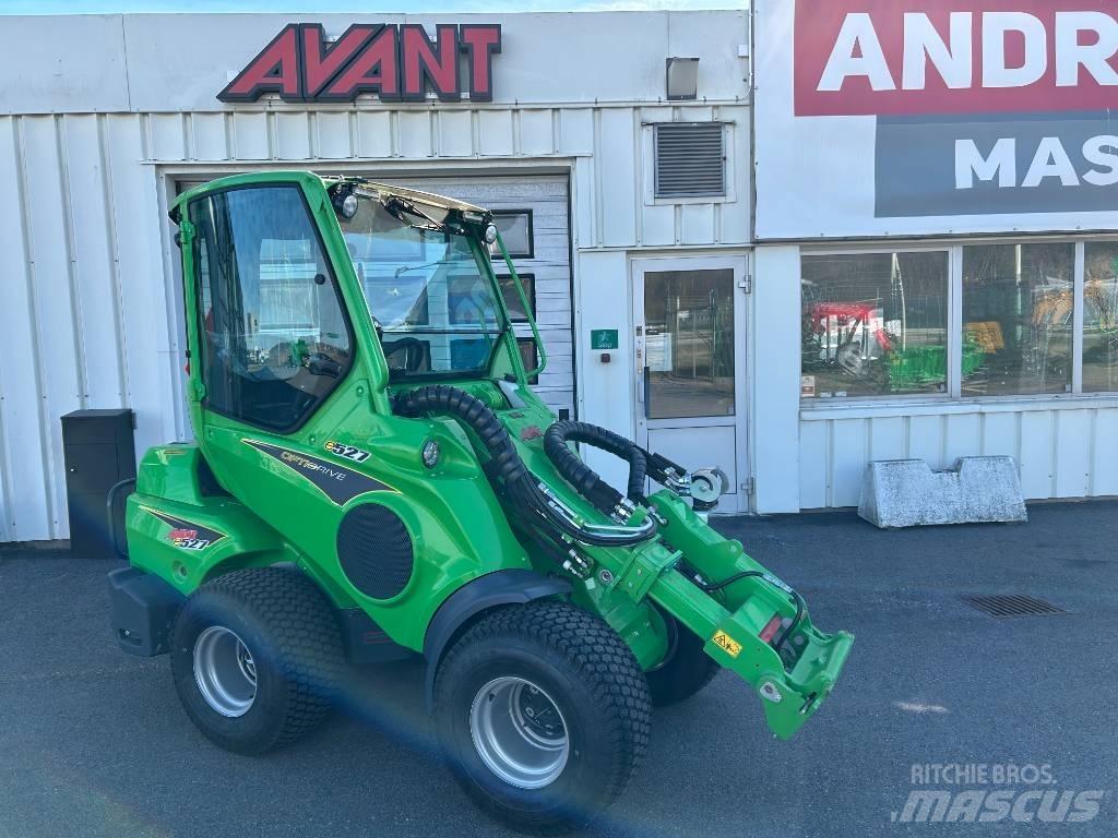Avant E 527 Med  hytt Skid steer mini utovarivači