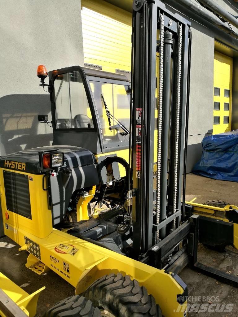 Moffett M8 35.3 Terenski viličar