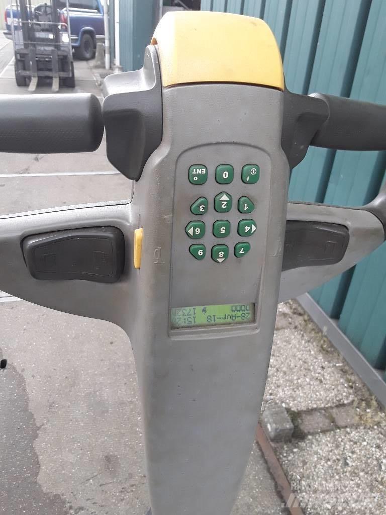 Nissan PLL160 Nisko podizni električni viličar