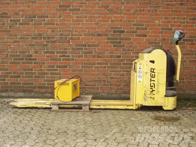 Hyster P 2.5 Nisko podizni električni viličar