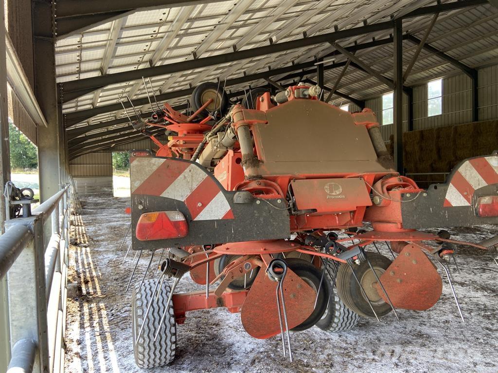Kuhn GF 13012 T Okretači i sakupljači sijena