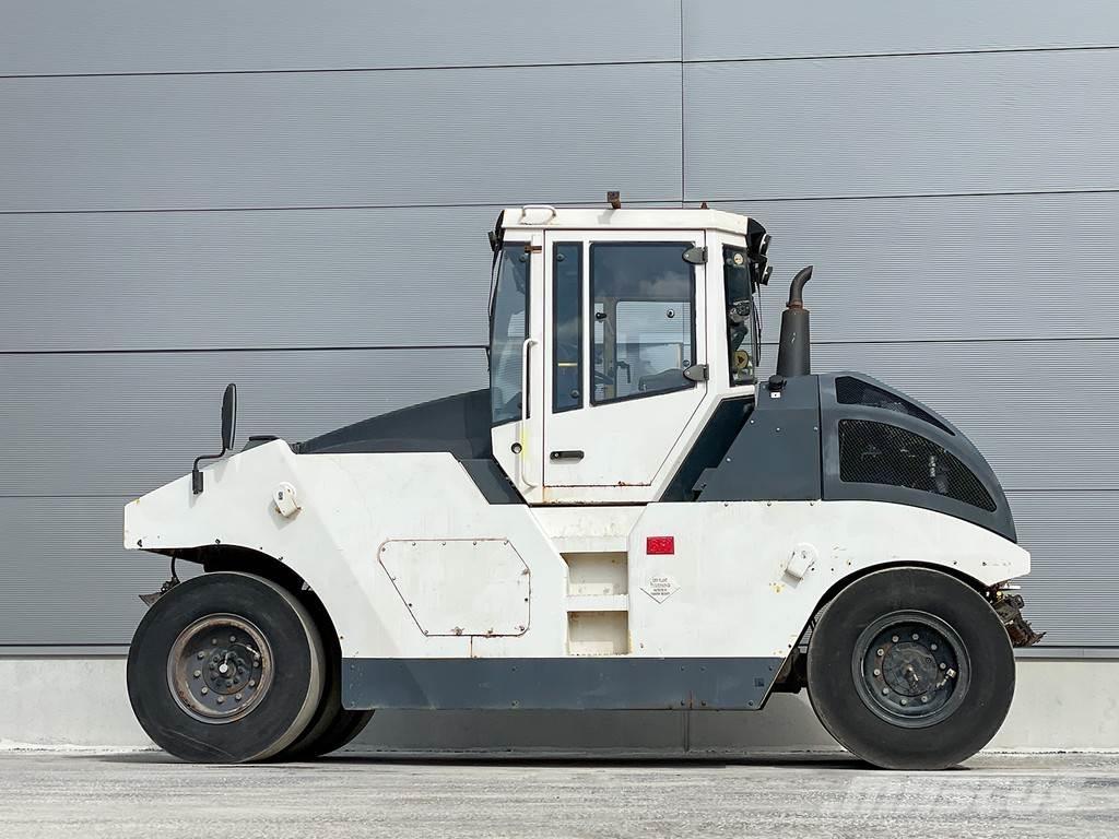 Bomag BW 24 RH Gumeni valjci na kotačima