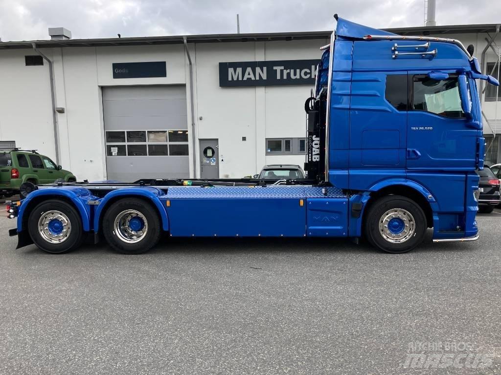 MAN TGX 26.510 Rol kiper kamioni s kukama za dizanje