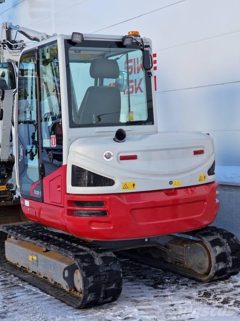 Takeuchi TB 250 Mini bageri <7t