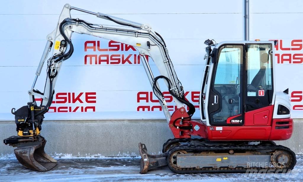 Takeuchi TB 250 Mini bageri <7t