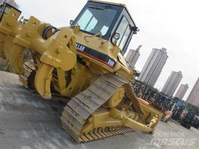 CAT D6R Buldožeri gusjeničari