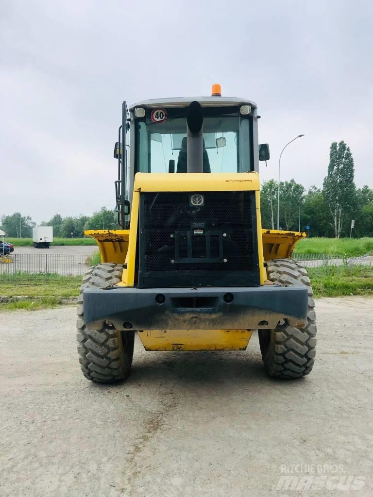 New Holland W 110 B Utovarivači na kotačima
