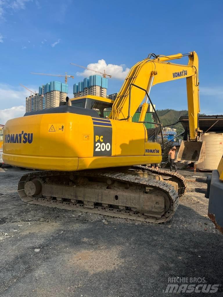 Komatsu PC 200-7 Bageri gusjeničari