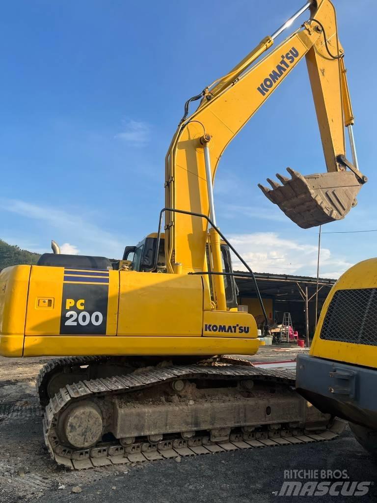 Komatsu PC 200-7 Bageri gusjeničari