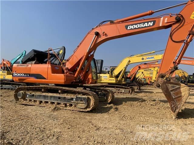 Doosan DH300 Bageri gusjeničari
