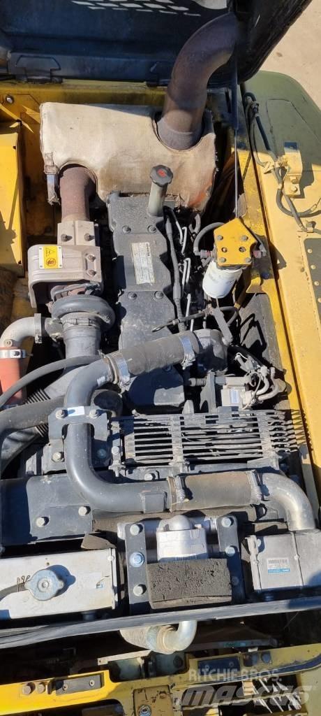 Komatsu PC 210-8 Bageri gusjeničari
