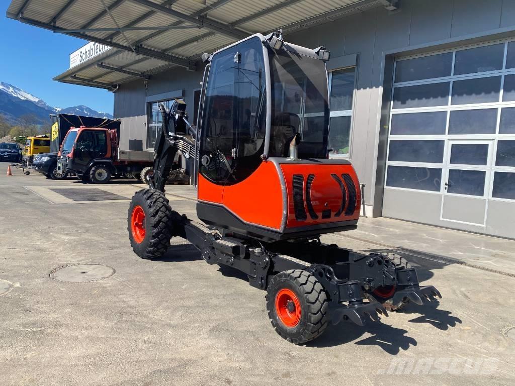 Menzi Muck P40 Mobil Bageri gusjeničari