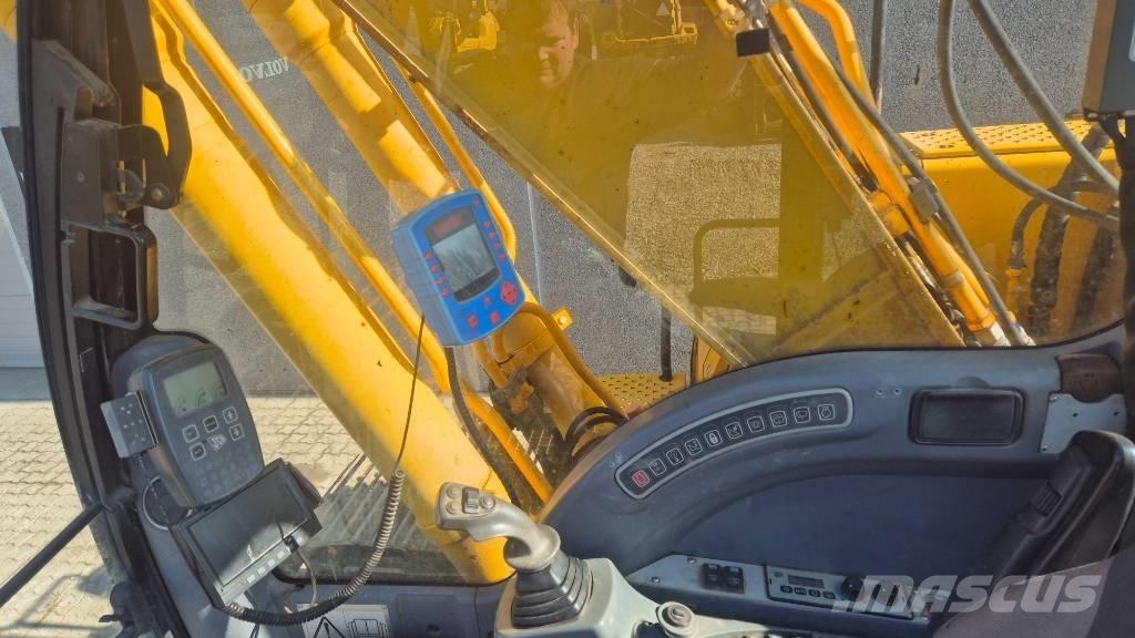 JCB JS 220 LC Bageri gusjeničari