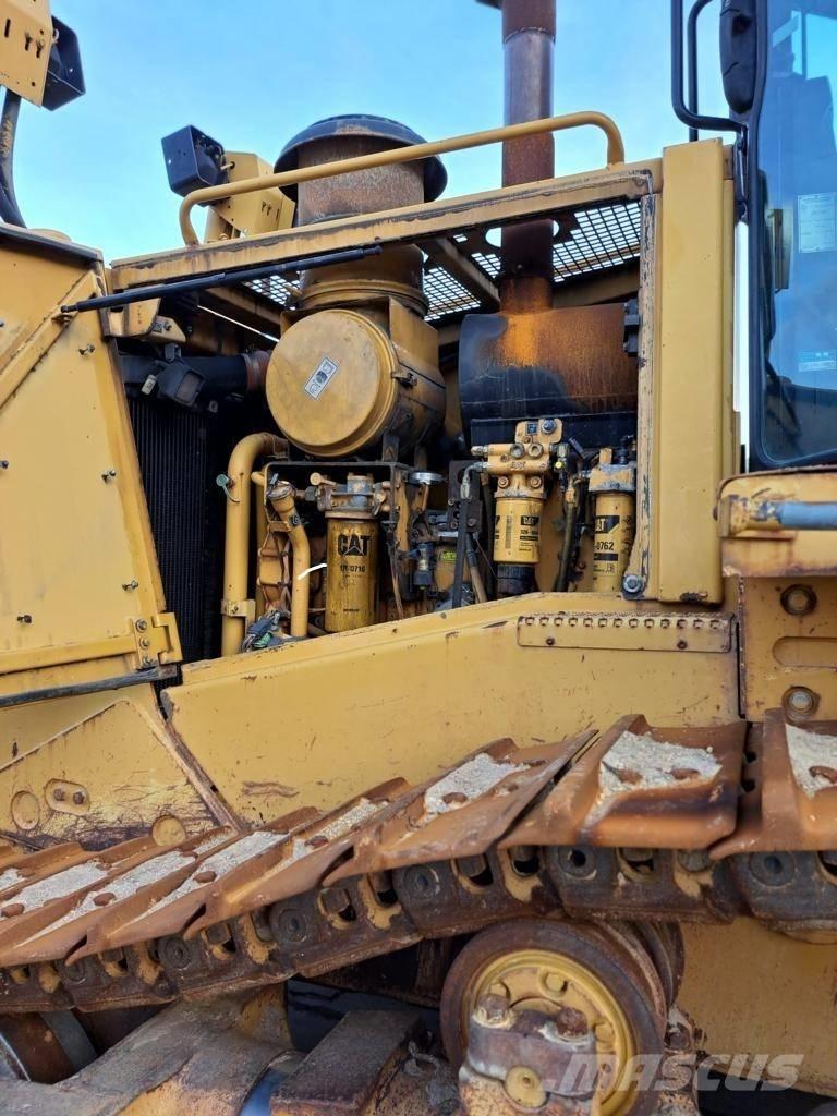 CAT D 8 T Buldožeri gusjeničari