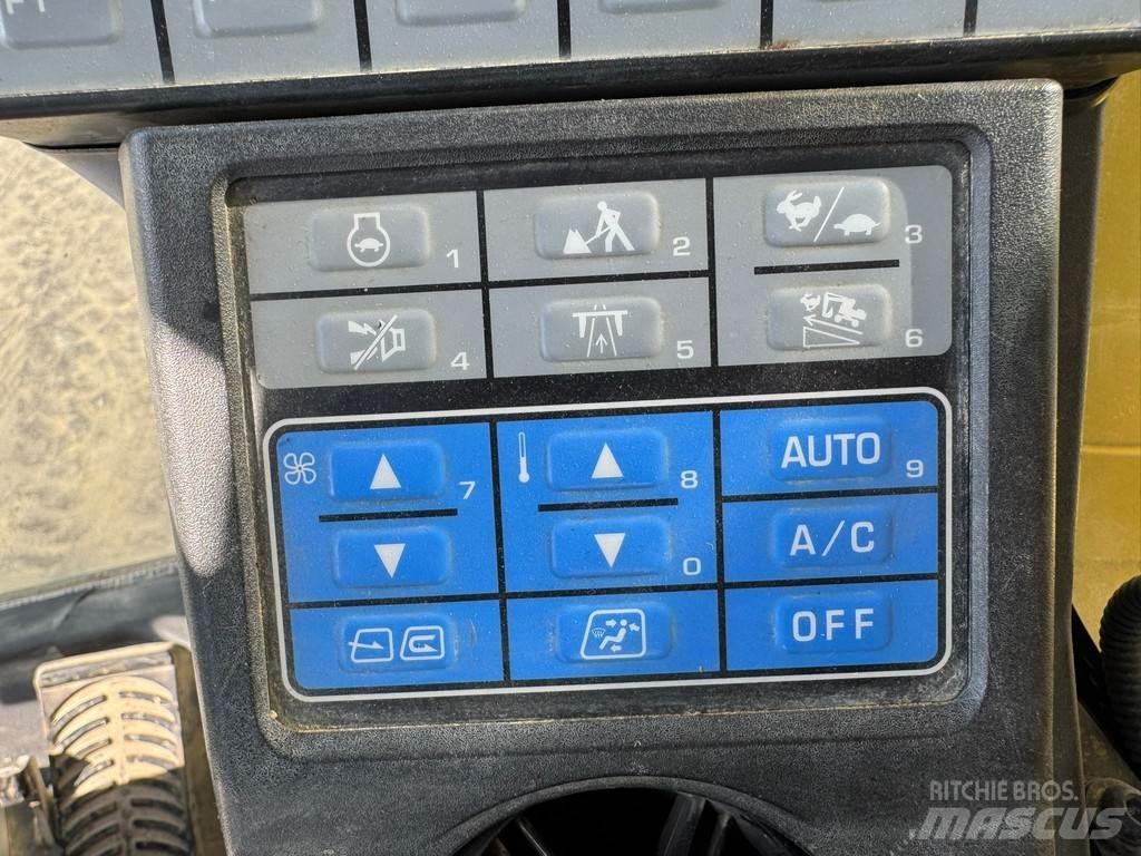 Komatsu PW180-11 Bageri na kotačima