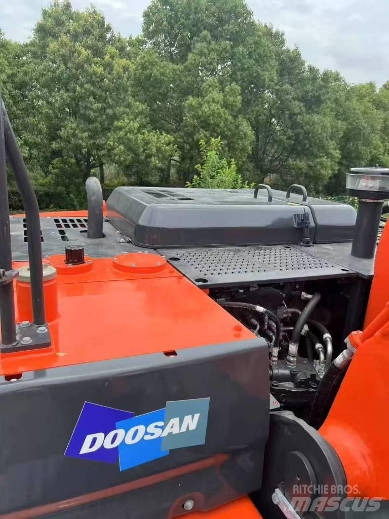 Doosan DX 225LC-9C Bageri gusjeničari