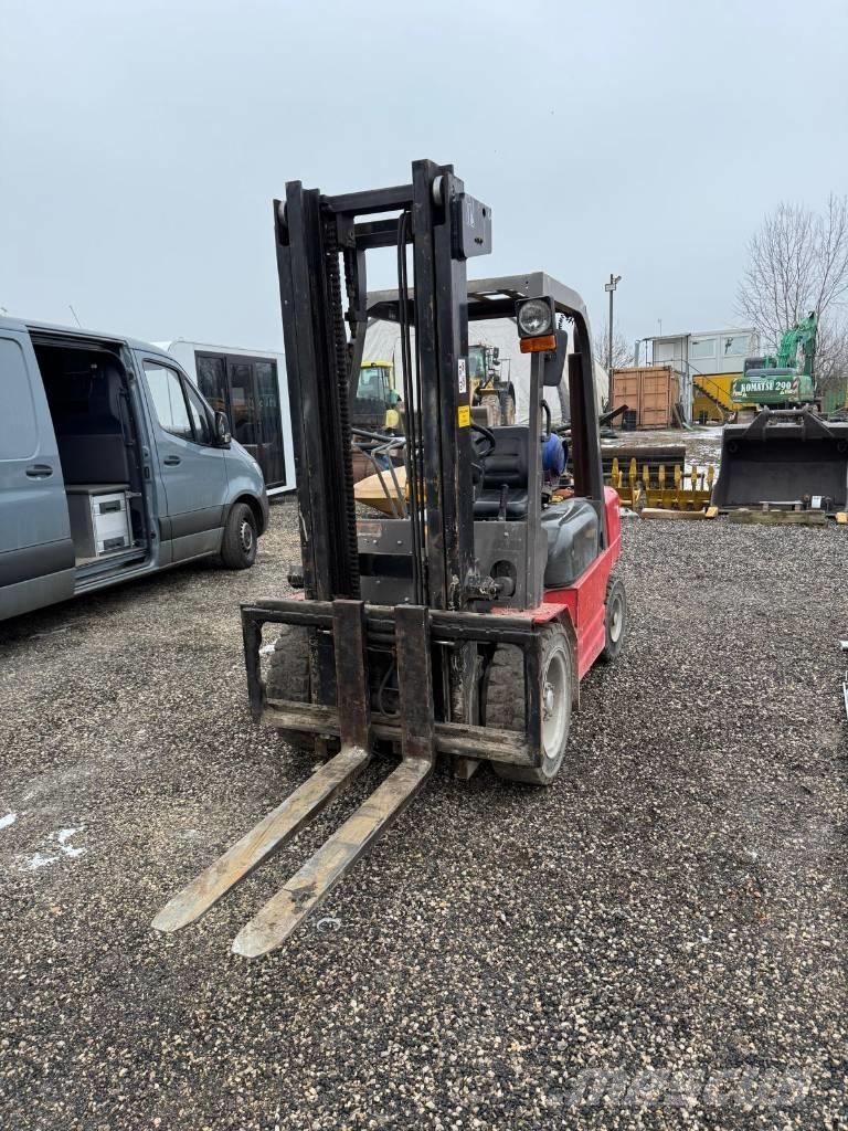Manitou CG 30 P Plinski viličari