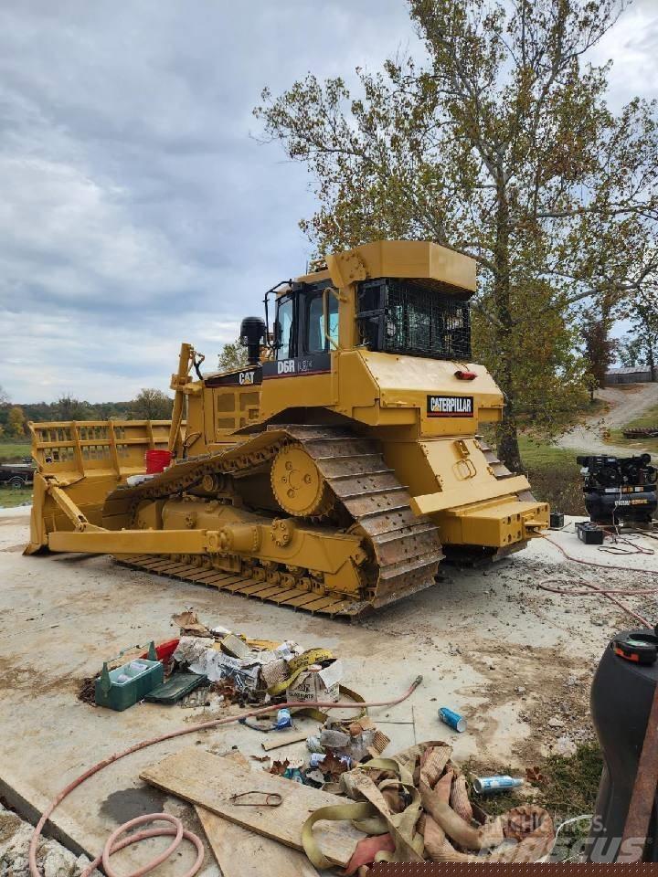 CAT D 6 R Buldožeri gusjeničari