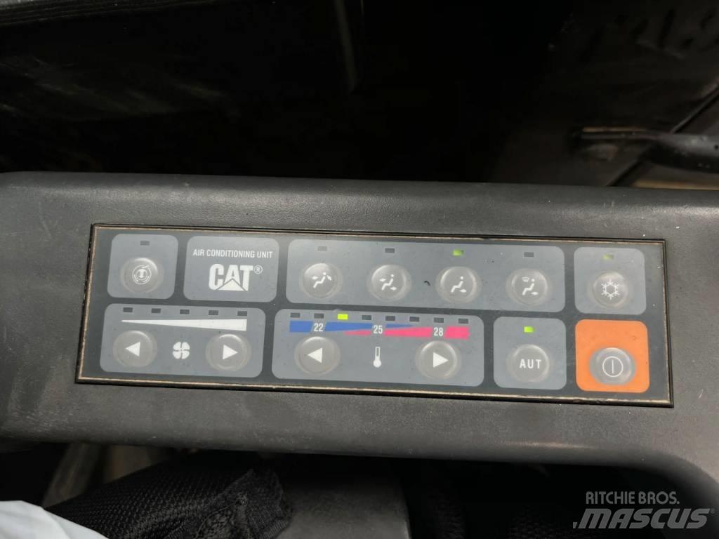 CAT 321D LCR Bageri gusjeničari