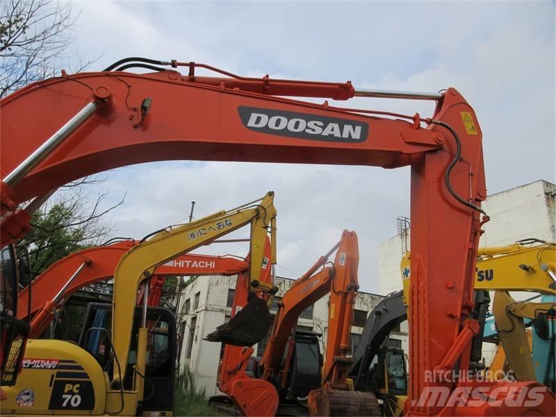 Doosan DX 300 LC Bageri gusjeničari