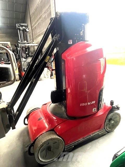Manitou 100 VJR Vertikalne radne podizne platforme