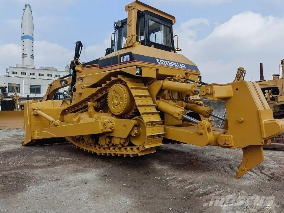 CAT D9N Buldožeri gusjeničari
