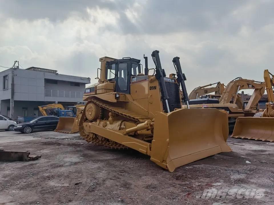 CAT D9N Buldožeri gusjeničari