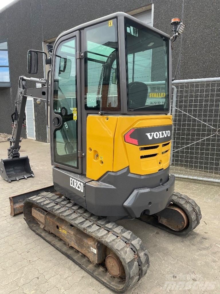 Volvo ECR25D Mini bageri <7t