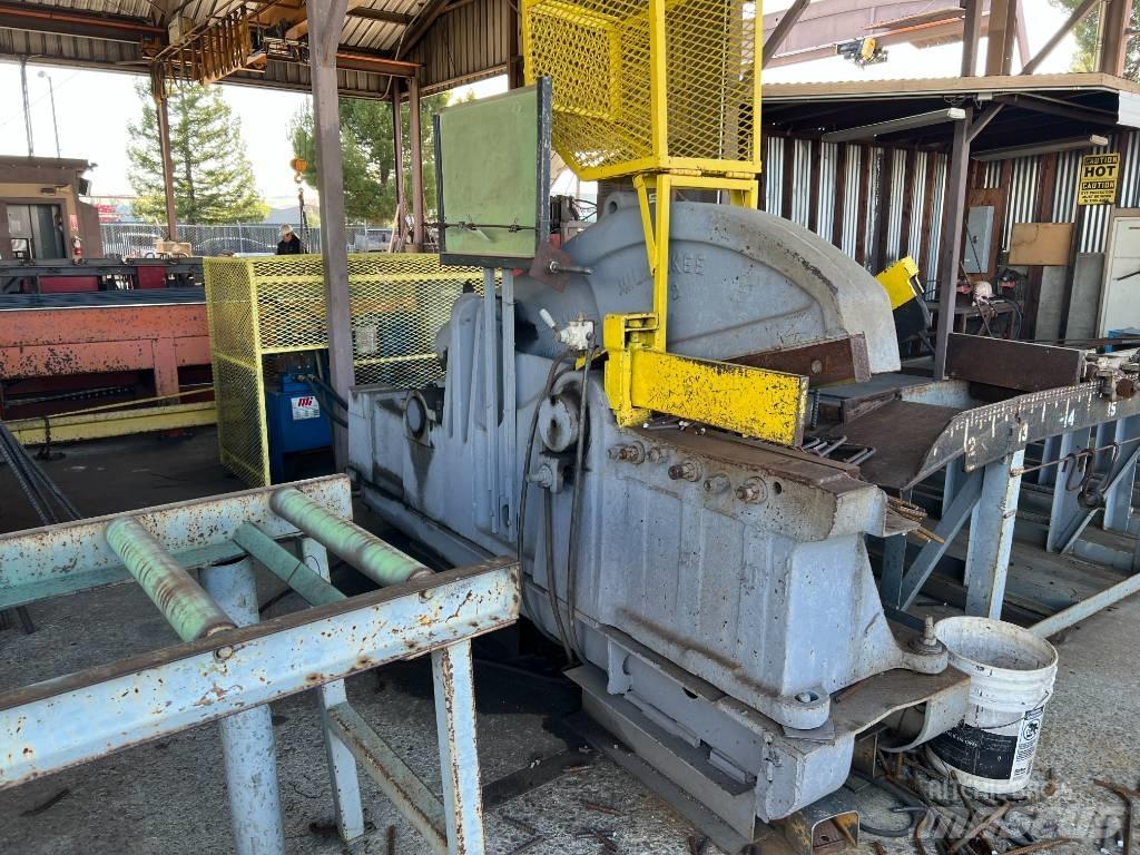 MILWAUKEE Shear   No. 2 Bageri za manipuliranje materijalom / otpadom