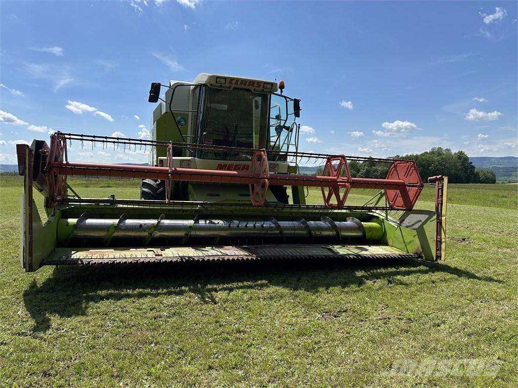 CLAAS Mega 208 Kombajni