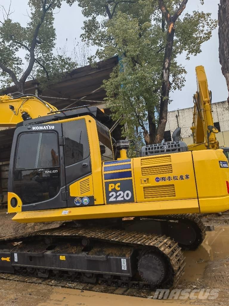 Komatsu PC 220-8 Bageri gusjeničari
