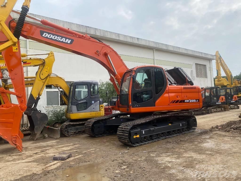 Doosan DX225LC Bageri gusjeničari