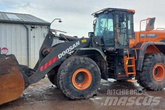 Develon DL 480-7 Utovarni rovokopači