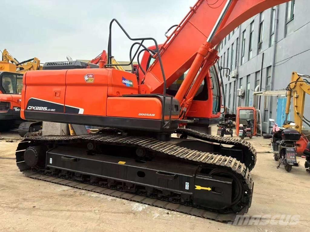 Doosan DX 225 LC Bageri gusjeničari