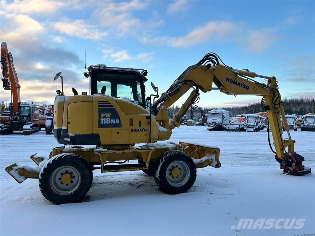 Komatsu PW118MR-8 Bageri na kotačima