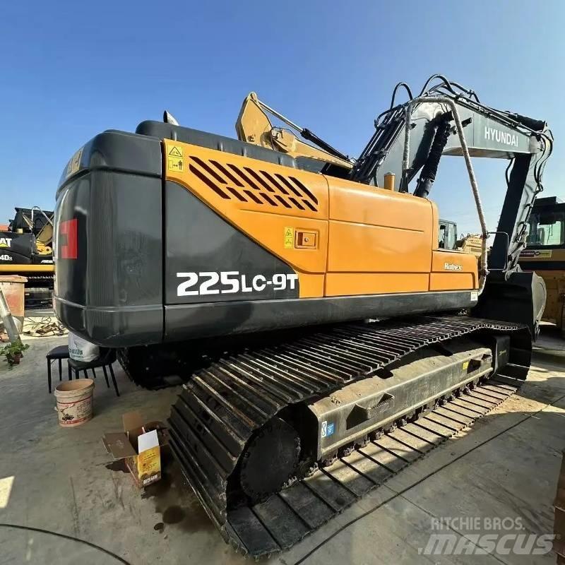 Hyundai R225 Bageri gusjeničari